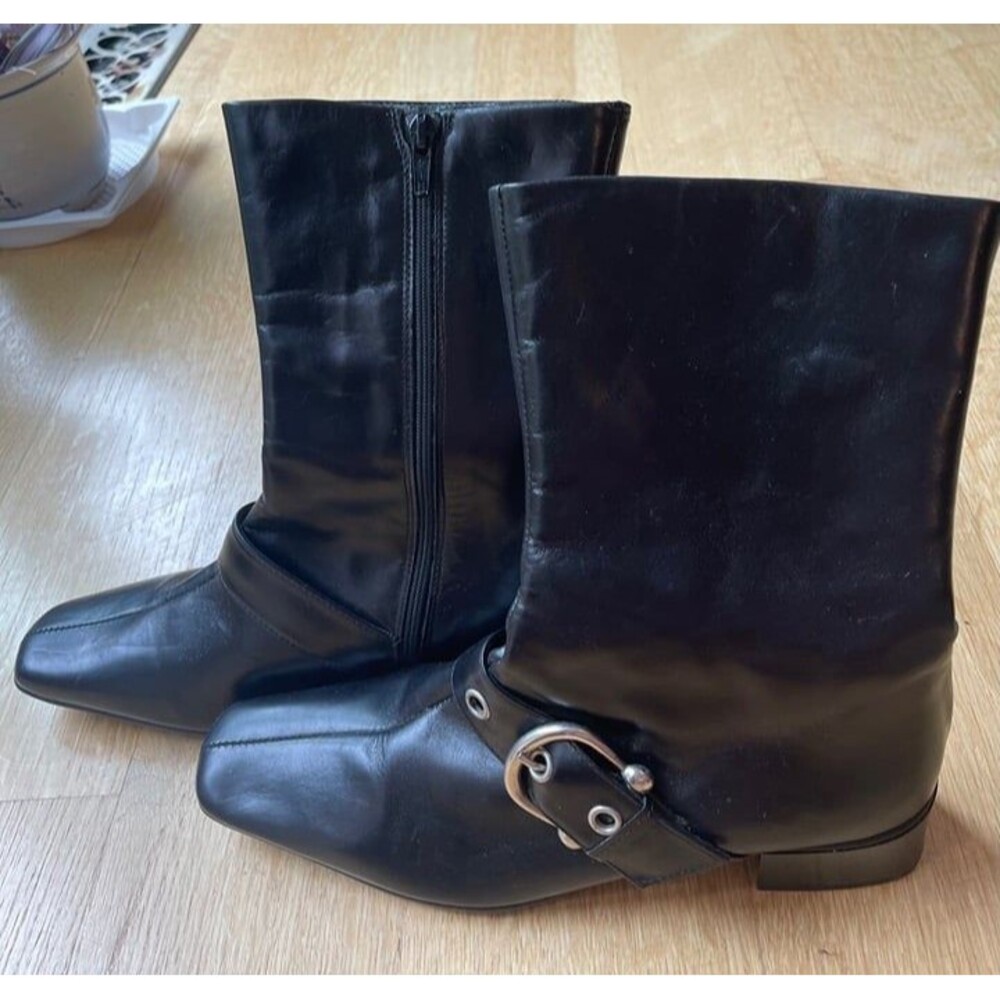 Women Zip up black biker boots size 6.5